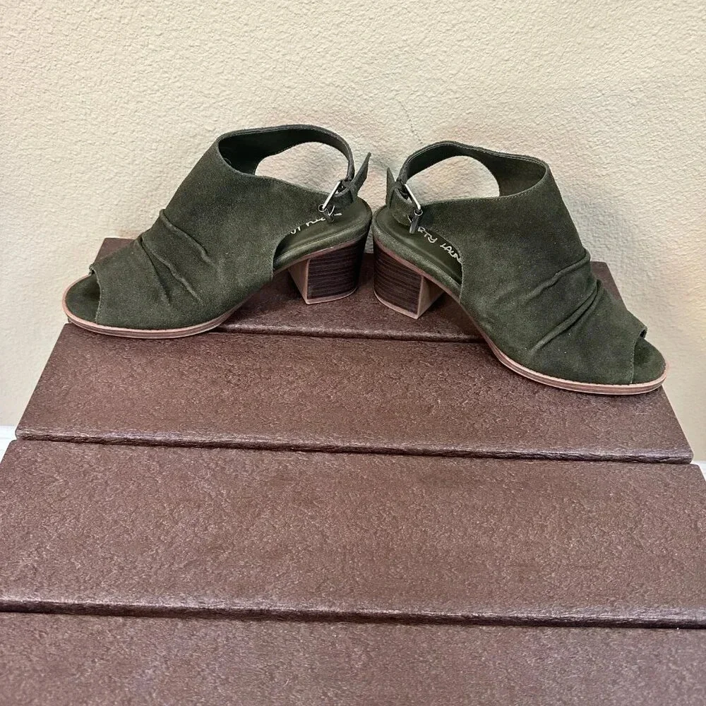 DIRTY LAUNDRY Olive Green Suede Shooties Block Heel - 8